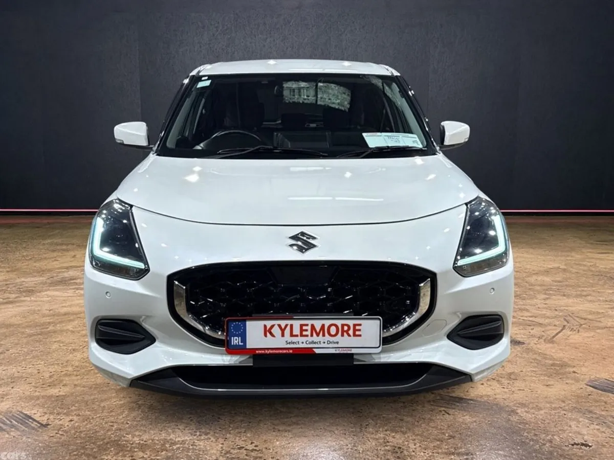 Suzuki Swift Hatchback, Petrol Hybrid, 2025, White