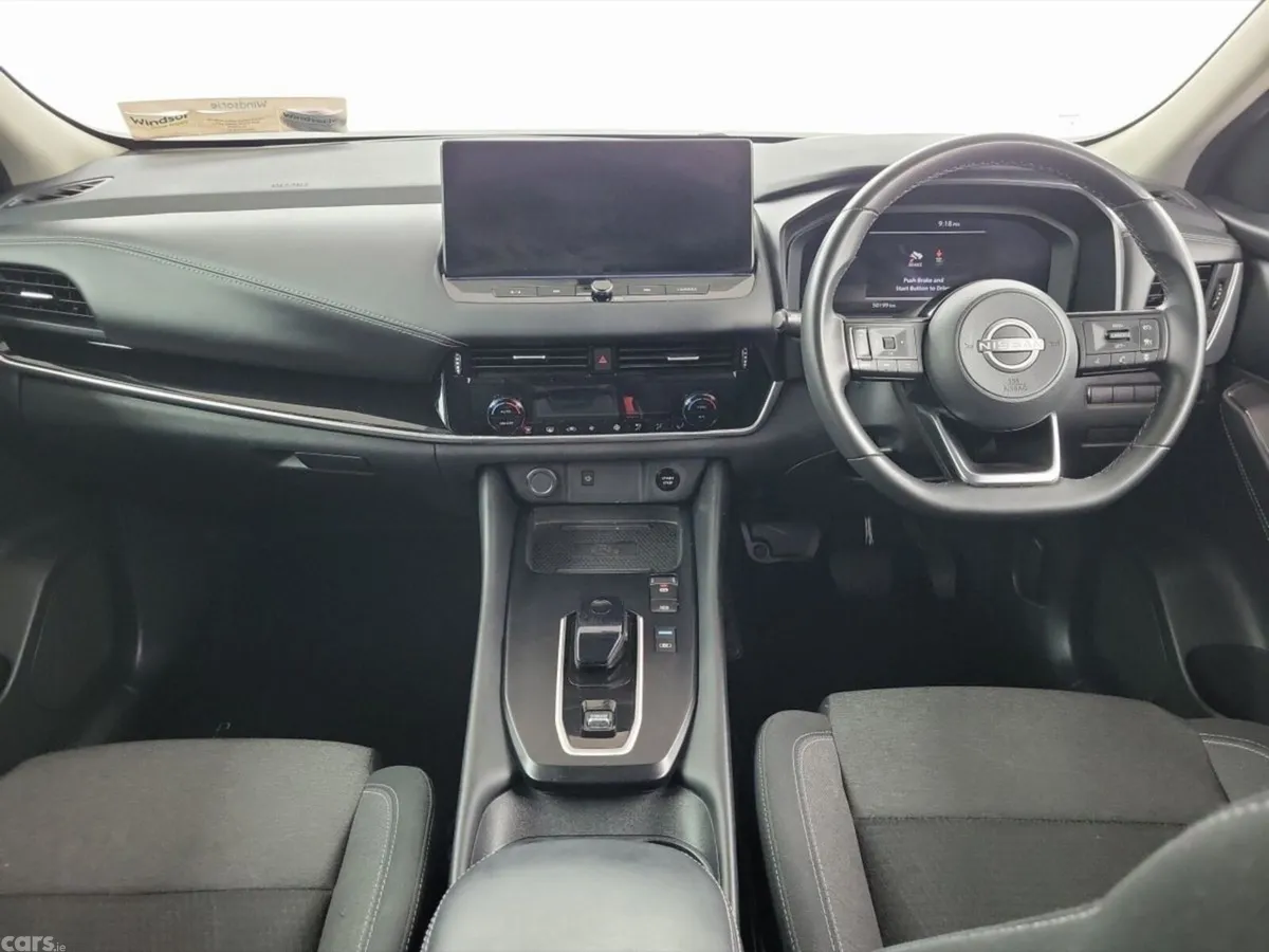 Nissan Qashqai MPV, Petrol, 2024, Red