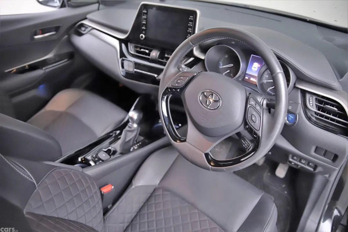 Toyota C-HR SUV, Petrol Hybrid, 2022, Black