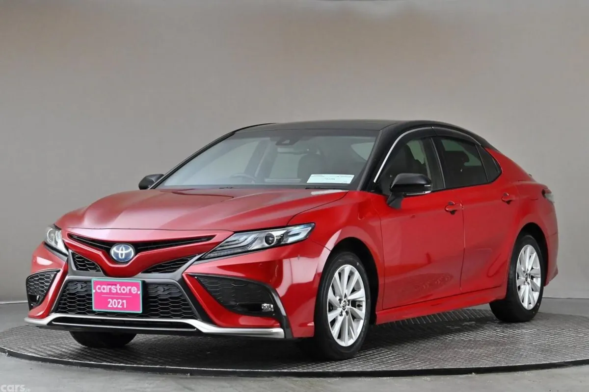 Toyota Camry Saloon, Petrol Hybrid, 2021, Red