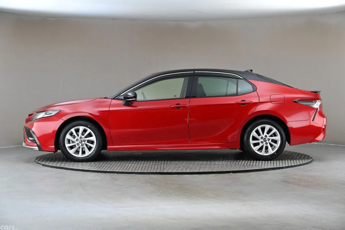 Toyota Camry Saloon, Petrol Hybrid, 2021, Red