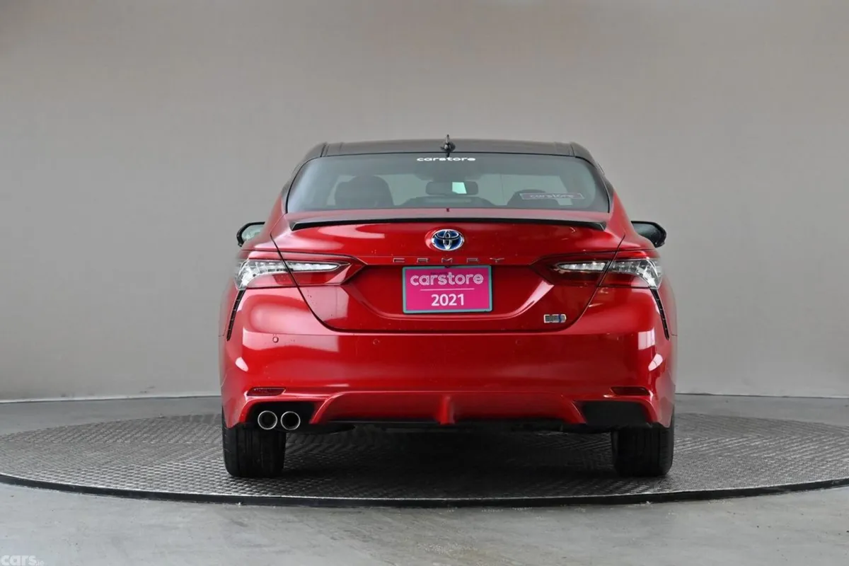 Toyota Camry Saloon, Petrol Hybrid, 2021, Red
