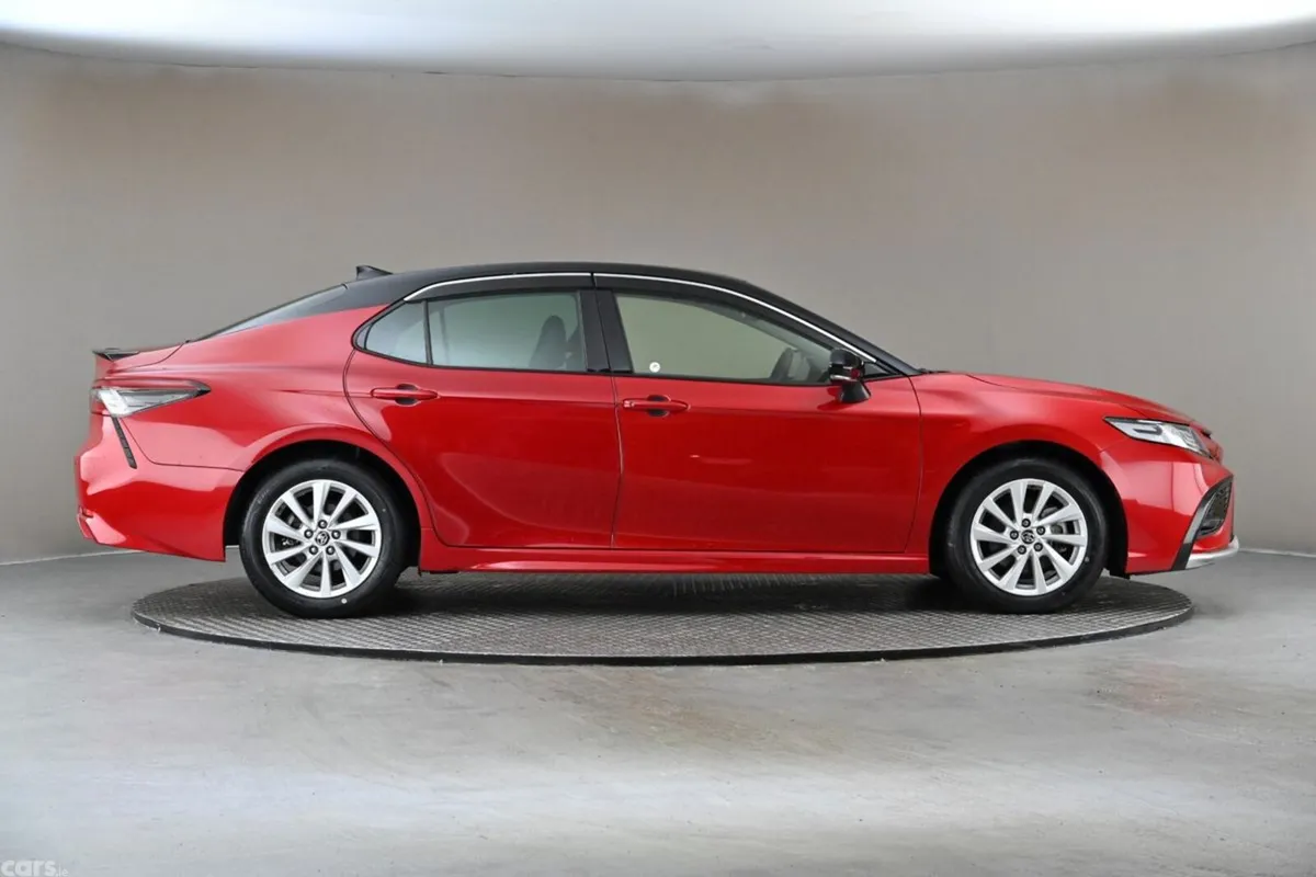 Toyota Camry Saloon, Petrol Hybrid, 2021, Red