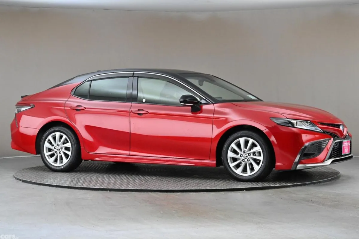 Toyota Camry Saloon, Petrol Hybrid, 2021, Red