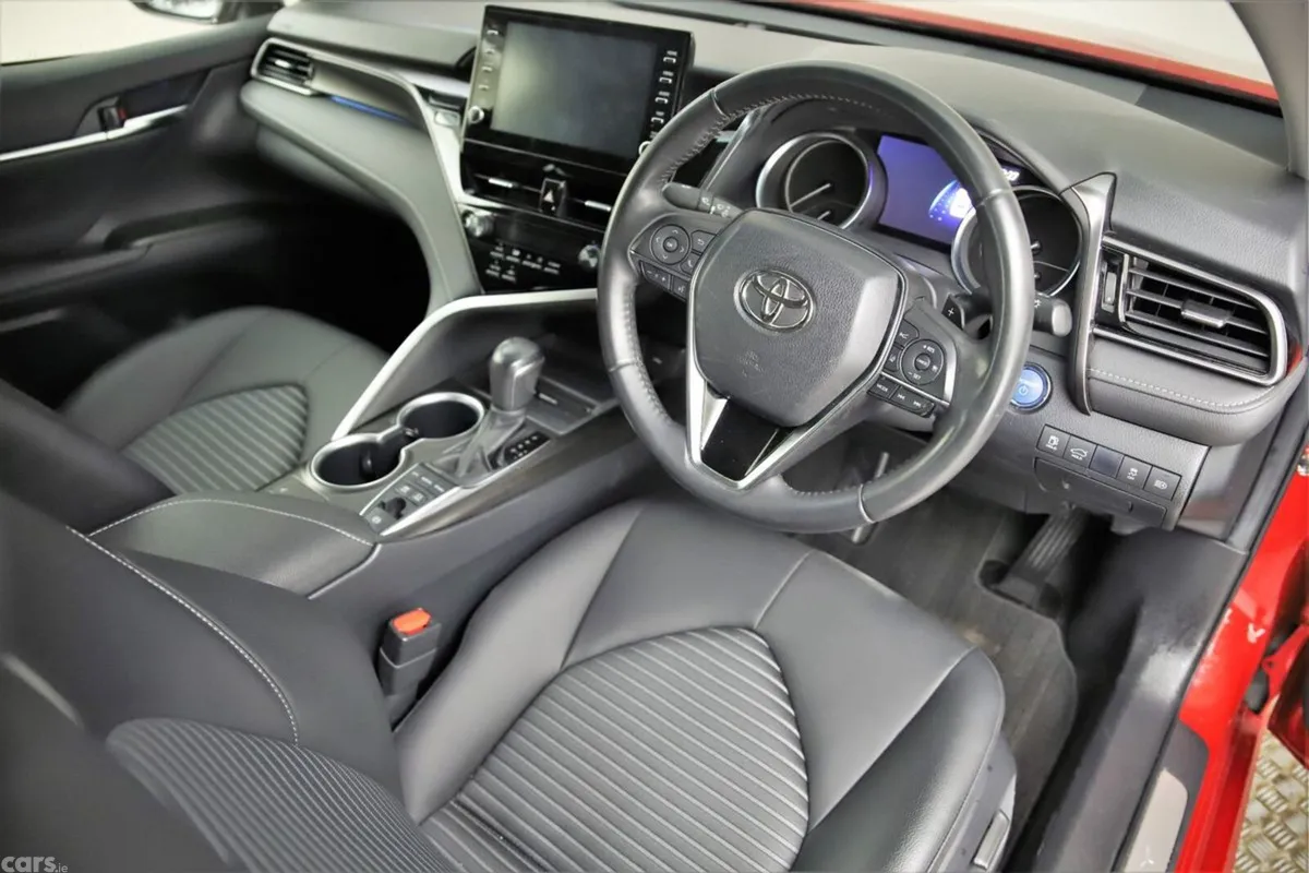 Toyota Camry Saloon, Petrol Hybrid, 2021, Red