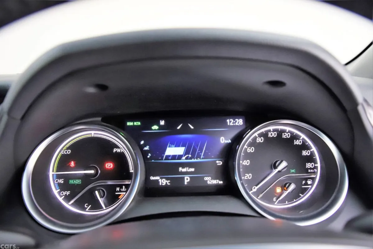 Toyota Camry Saloon, Petrol Hybrid, 2021, Red