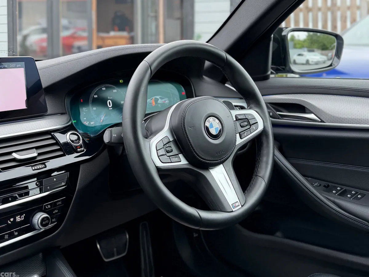 BMW 5-Series Saloon, Diesel, 2019, Blue