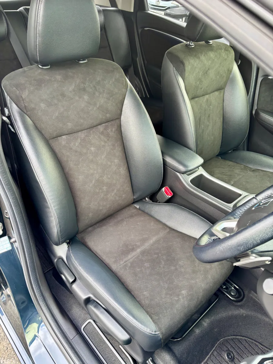 Honda Shuttle MPV, Petrol Hybrid, 2016, Blue
