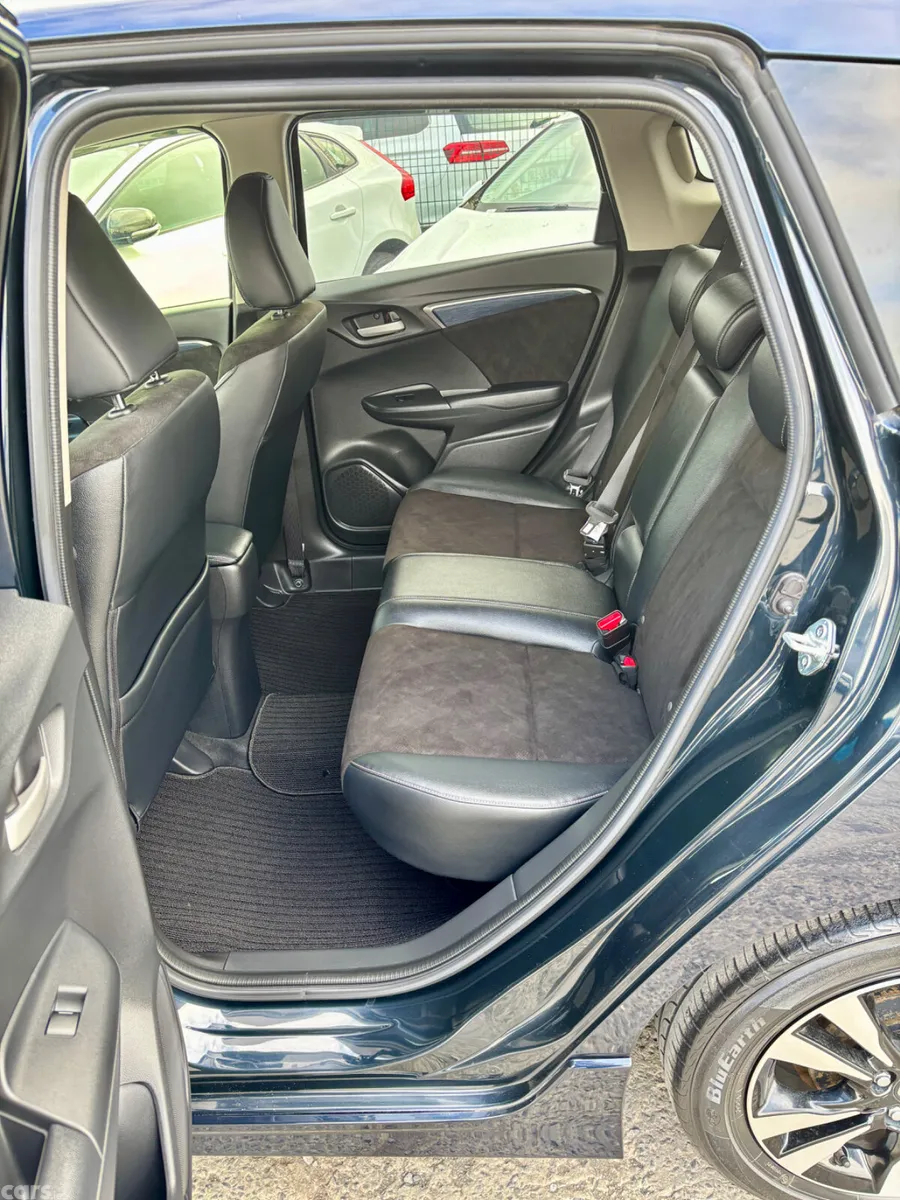 Honda Shuttle MPV, Petrol Hybrid, 2016, Blue