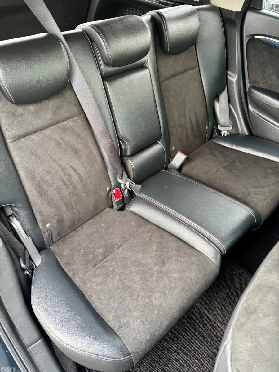 Honda Shuttle MPV, Petrol Hybrid, 2016, Blue