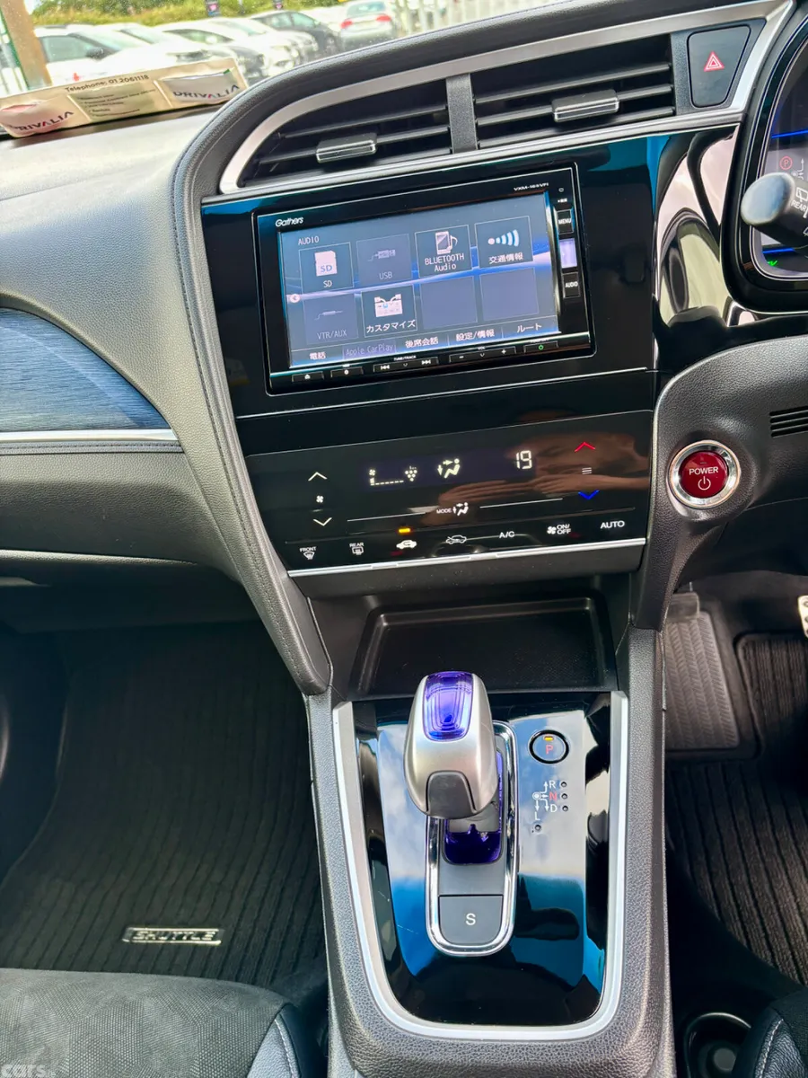 Honda Shuttle MPV, Petrol Hybrid, 2016, Blue