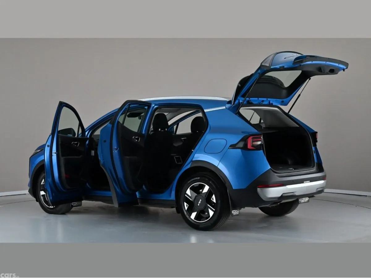 Kia Sportage SUV, Diesel Hybrid, 2025, Blue