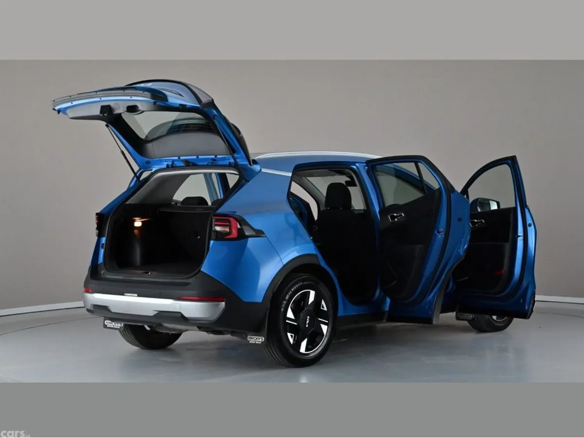 Kia Sportage SUV, Diesel Hybrid, 2025, Blue