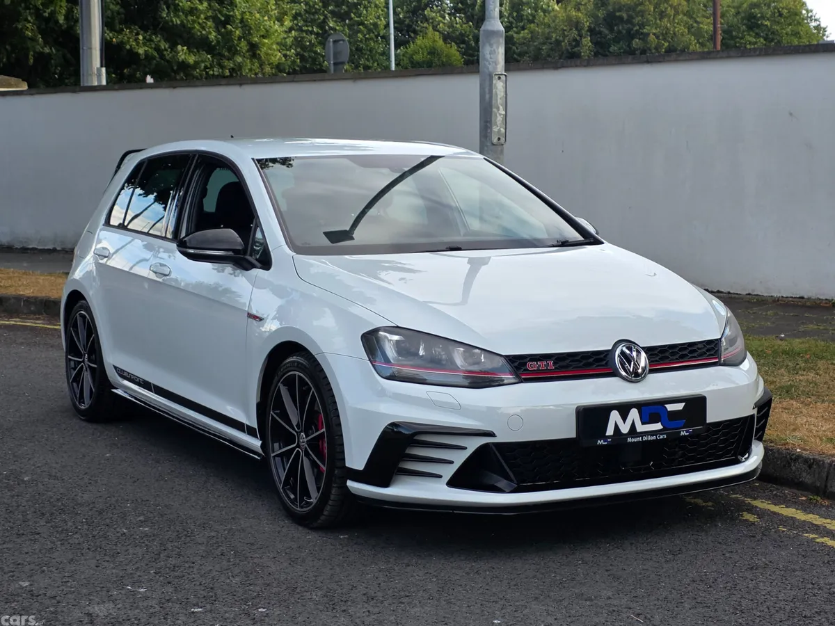 Volkswagen Golf Hatchback, Petrol, 2017, White