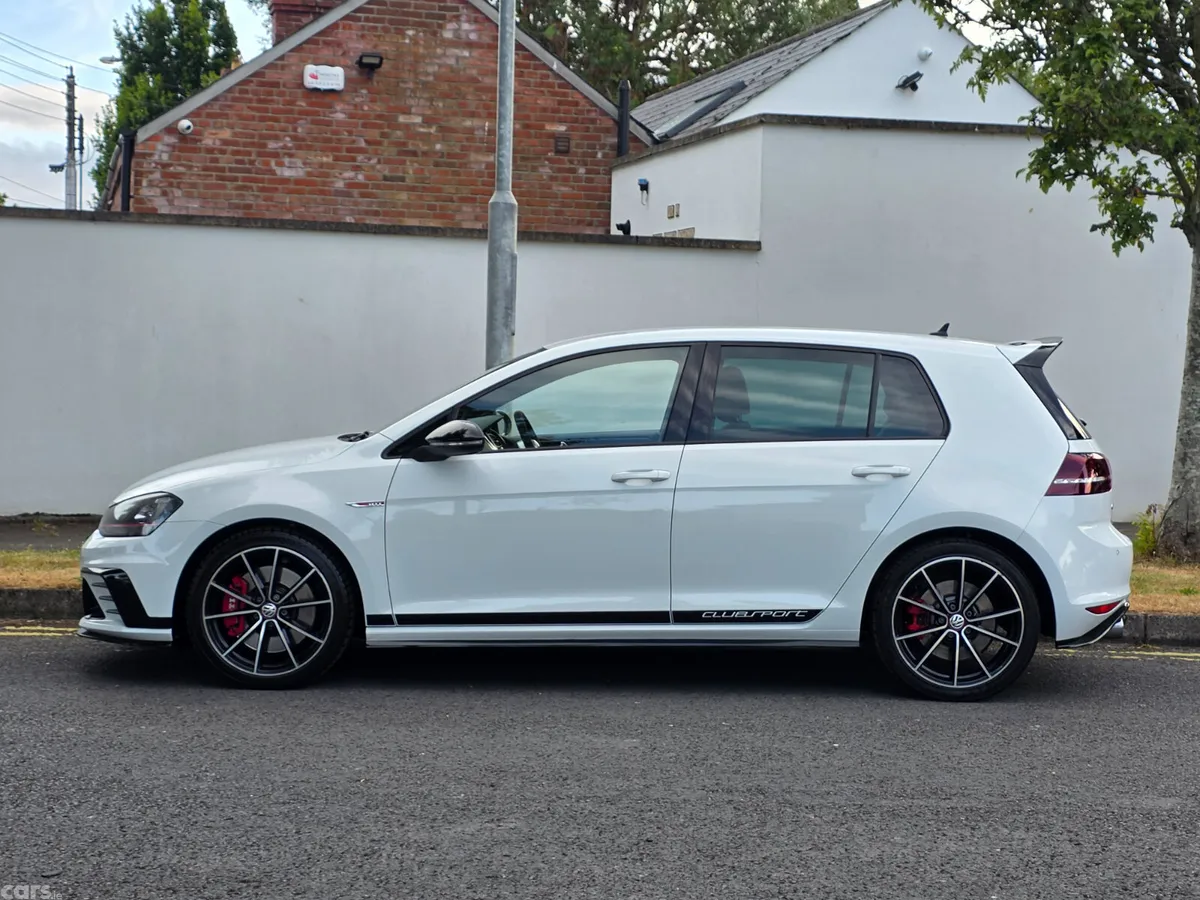 Volkswagen Golf Hatchback, Petrol, 2017, White