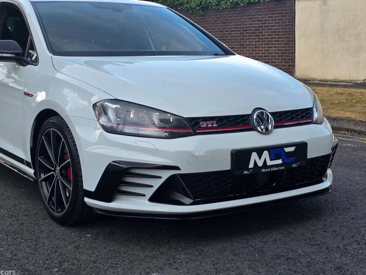 Volkswagen Golf Hatchback, Petrol, 2017, White