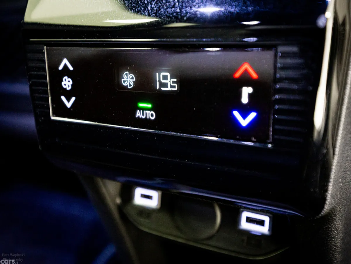 Peugeot 5008 SUV, Petrol Plug-in Hybrid, 2025, Grey