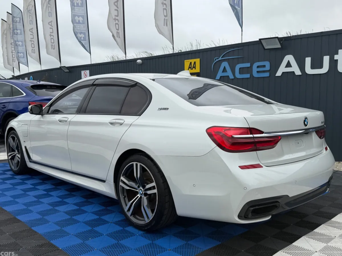 BMW 7-Series Saloon, Petrol Plug-in Hybrid, 2018, White