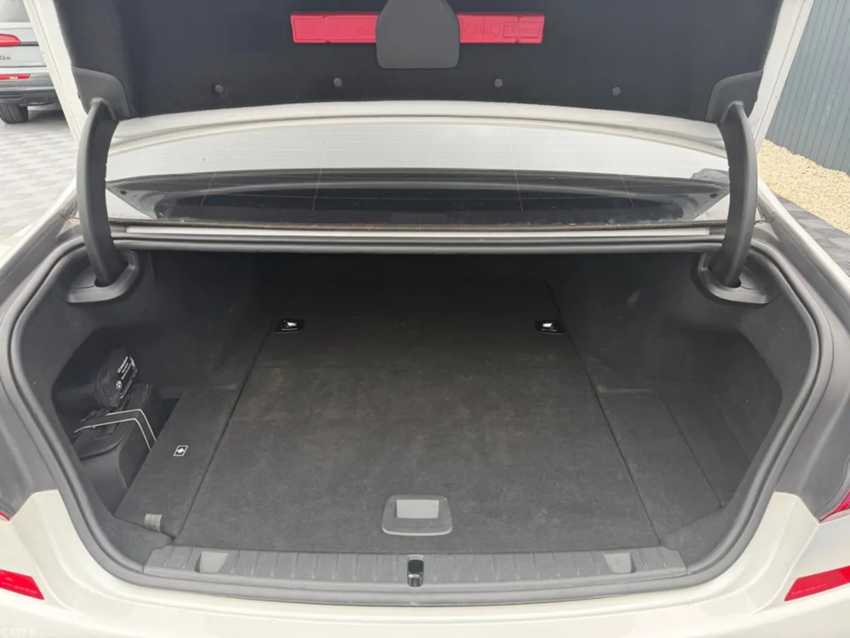 BMW 7-Series Saloon, Petrol Plug-in Hybrid, 2018, White