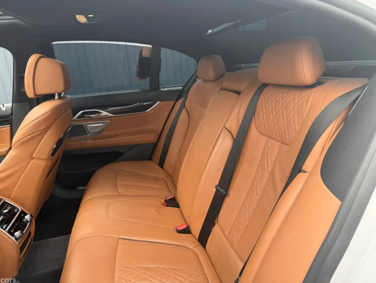 BMW 7-Series Saloon, Petrol Plug-in Hybrid, 2018, White