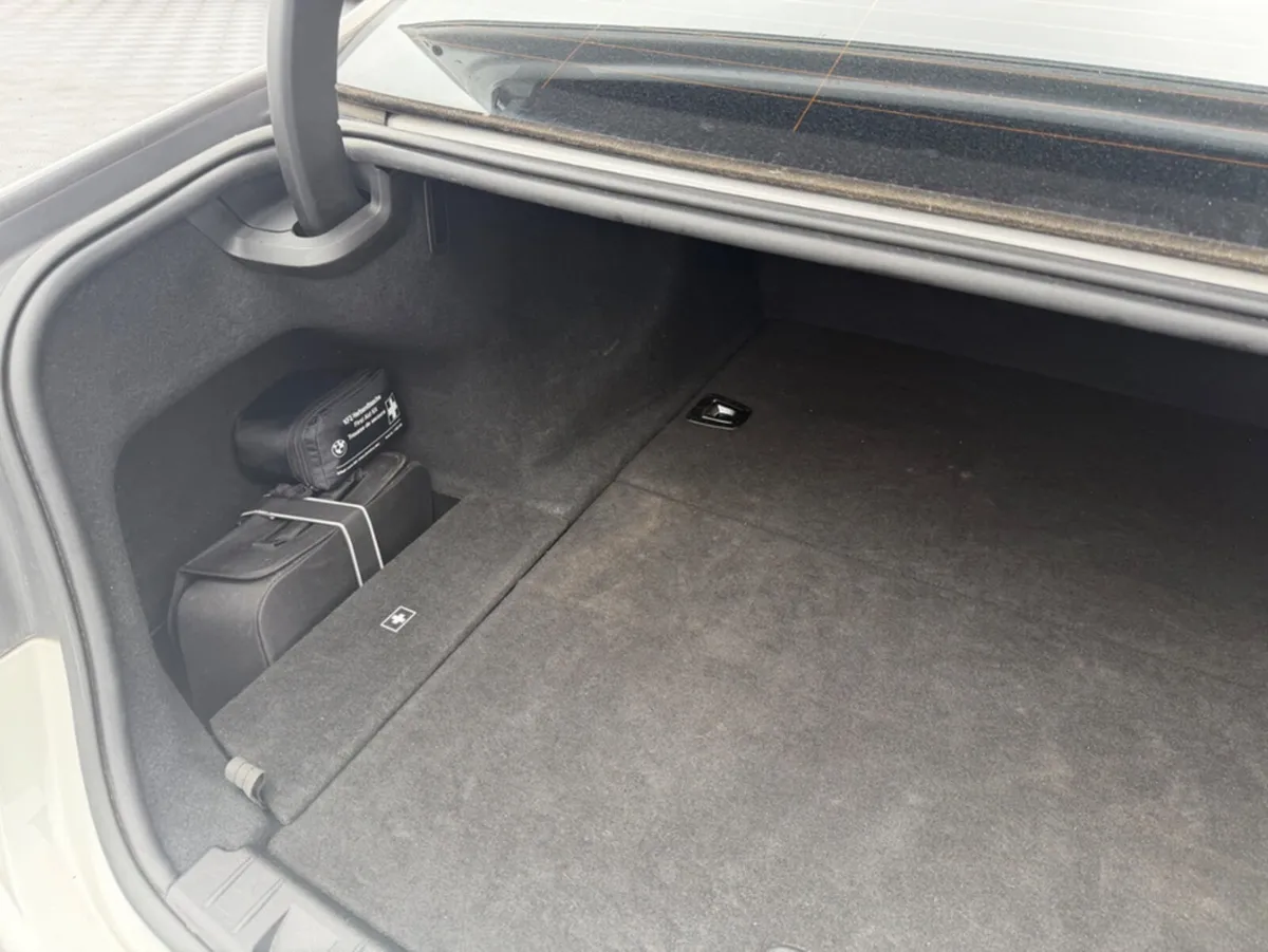 BMW 7-Series Saloon, Petrol Plug-in Hybrid, 2018, White