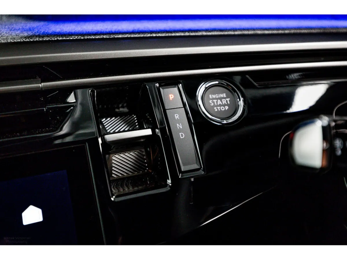 Peugeot 5008 SUV, Petrol Plug-in Hybrid, 2025, Grey