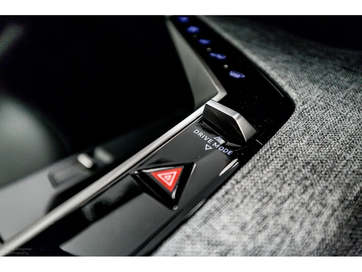 Peugeot 5008 SUV, Petrol Plug-in Hybrid, 2025, Grey