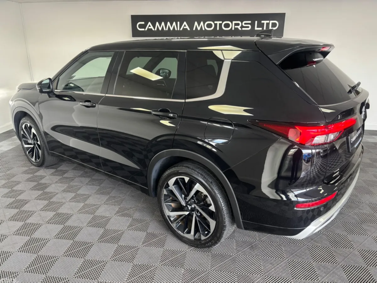 Mitsubishi Outlander SUV, Petrol Plug-in Hybrid, 2022, Black