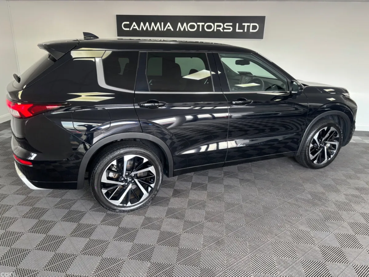 Mitsubishi Outlander SUV, Petrol Plug-in Hybrid, 2022, Black