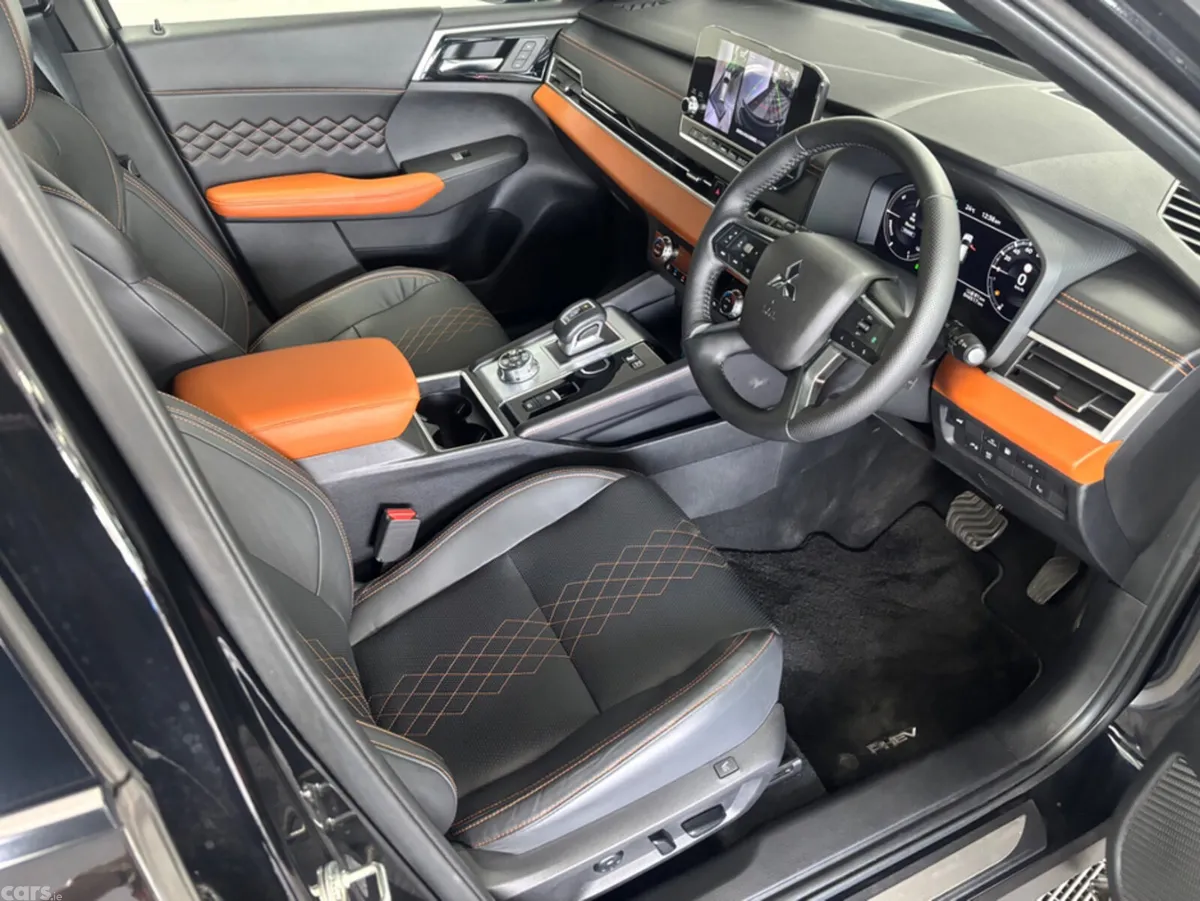 Mitsubishi Outlander SUV, Petrol Plug-in Hybrid, 2022, Black