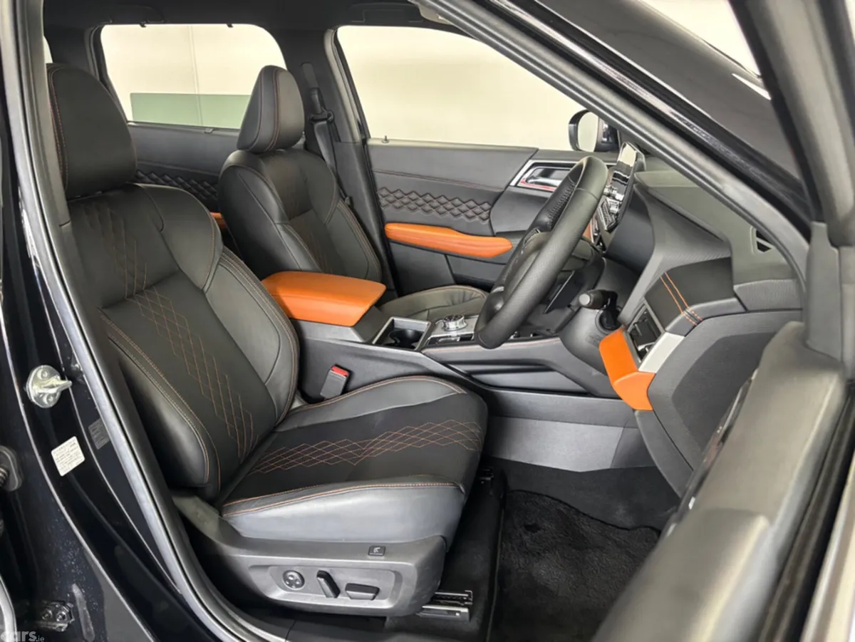 Mitsubishi Outlander SUV, Petrol Plug-in Hybrid, 2022, Black