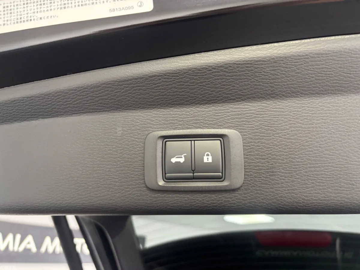 Mitsubishi Outlander SUV, Petrol Plug-in Hybrid, 2022, Black