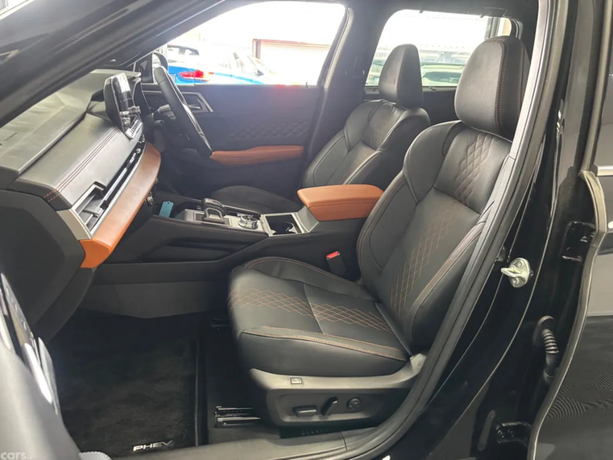 Mitsubishi Outlander SUV, Petrol Plug-in Hybrid, 2022, Black