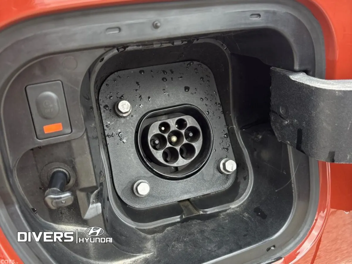 Hyundai Santa Fe Estate, Petrol Plug-in Hybrid, 2025, Orange