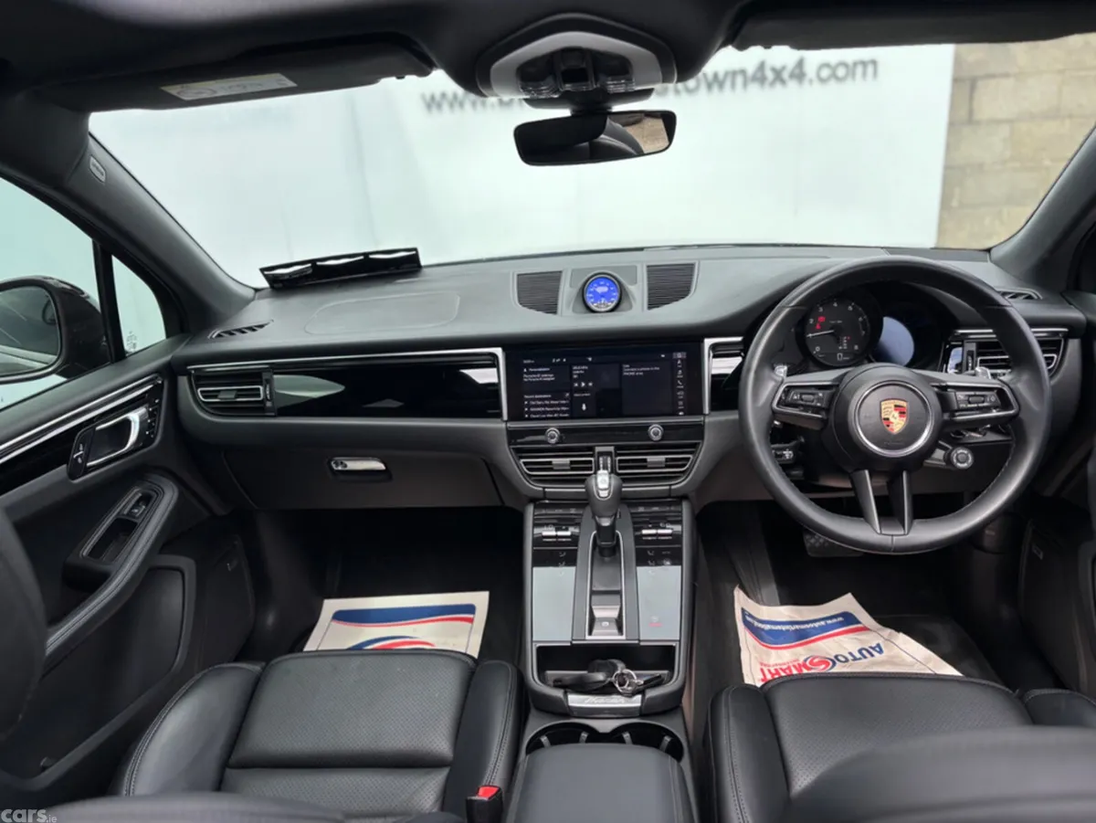 Porsche Macan Van, Petrol, 2023, Red