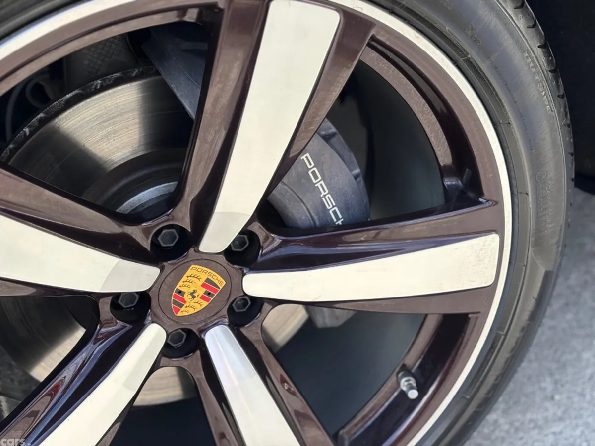 Porsche Macan Van, Petrol, 2023, Red