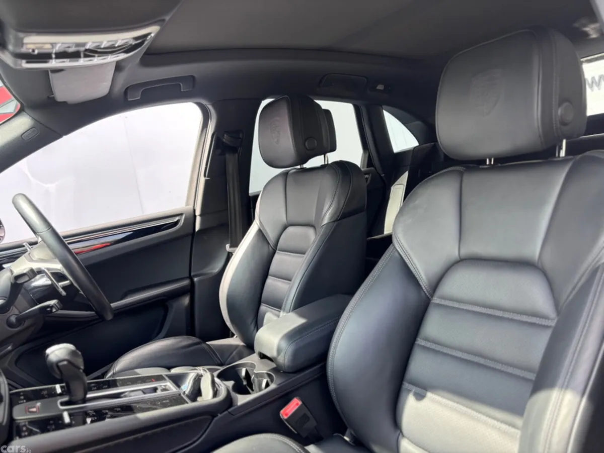 Porsche Macan Van, Petrol, 2023, Red