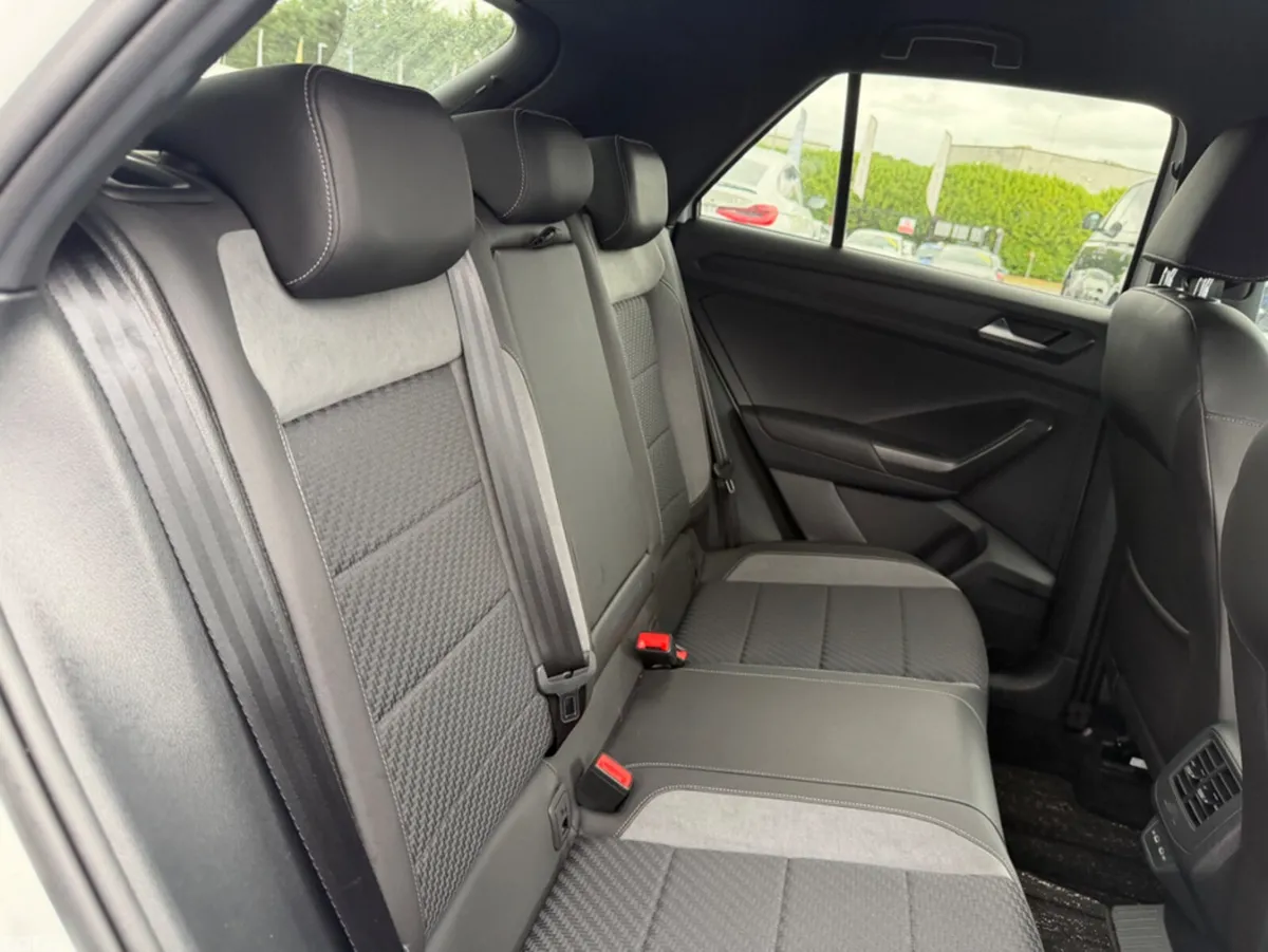 Volkswagen T-Roc SUV, Diesel, 2021, White