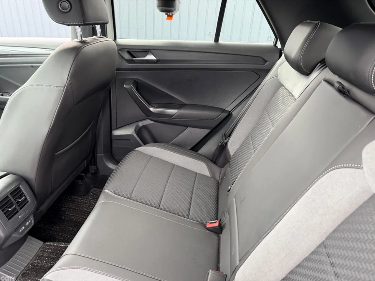 Volkswagen T-Roc SUV, Diesel, 2021, White