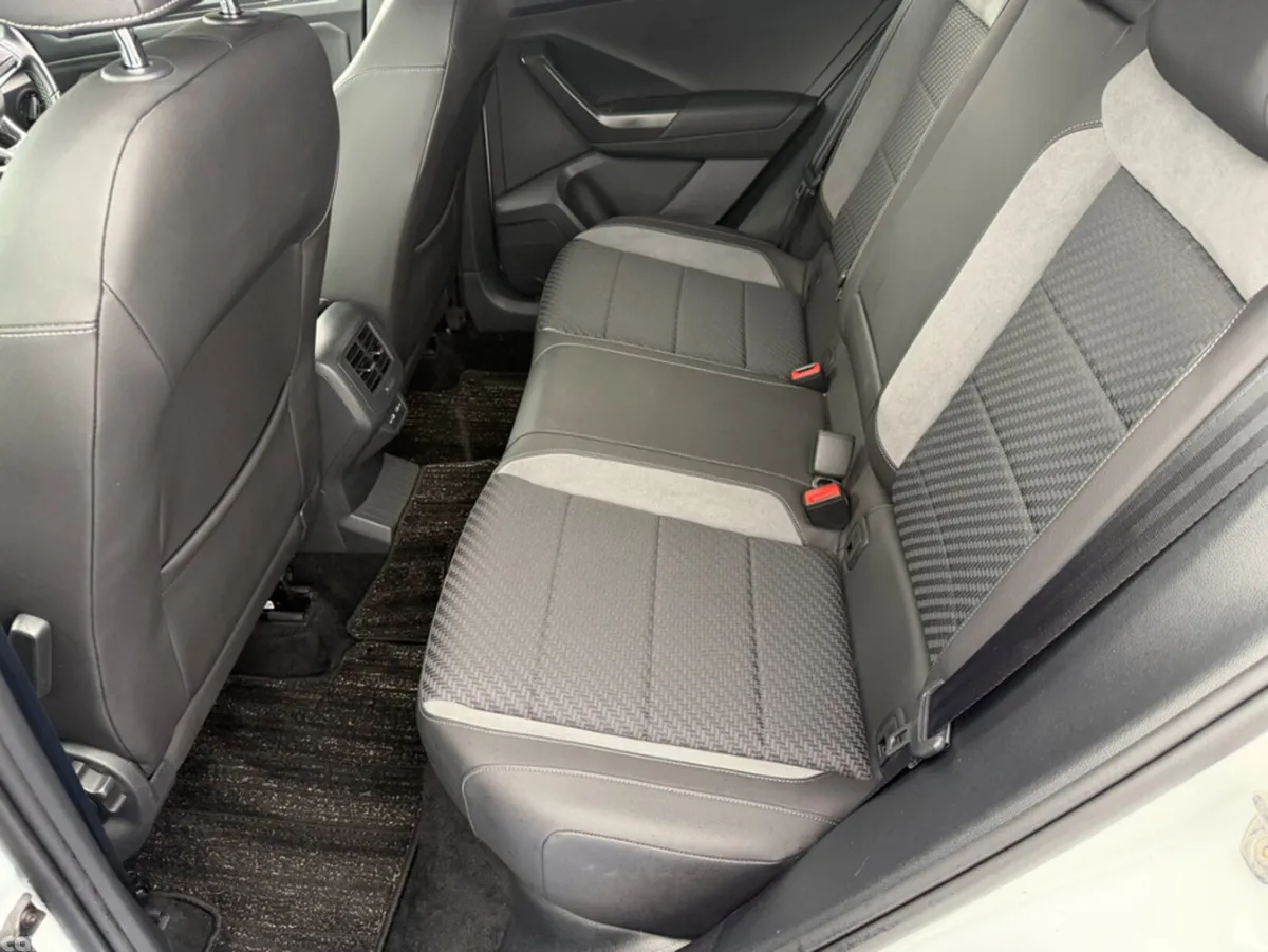 Volkswagen T-Roc SUV, Diesel, 2021, White