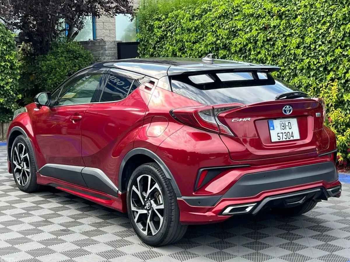 Toyota C-HR SUV, Petrol Hybrid, 2019, Red