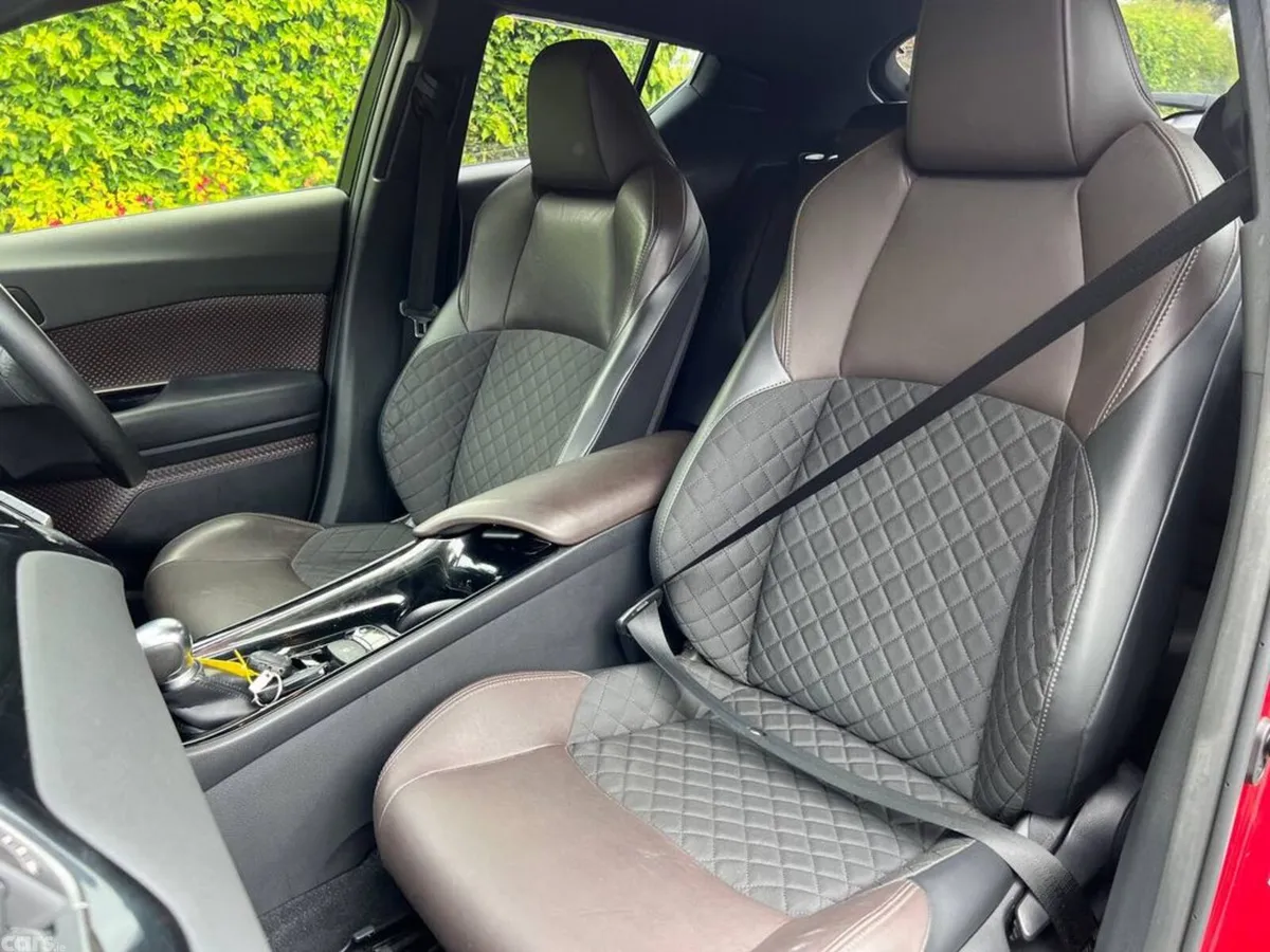 Toyota C-HR SUV, Petrol Hybrid, 2019, Red