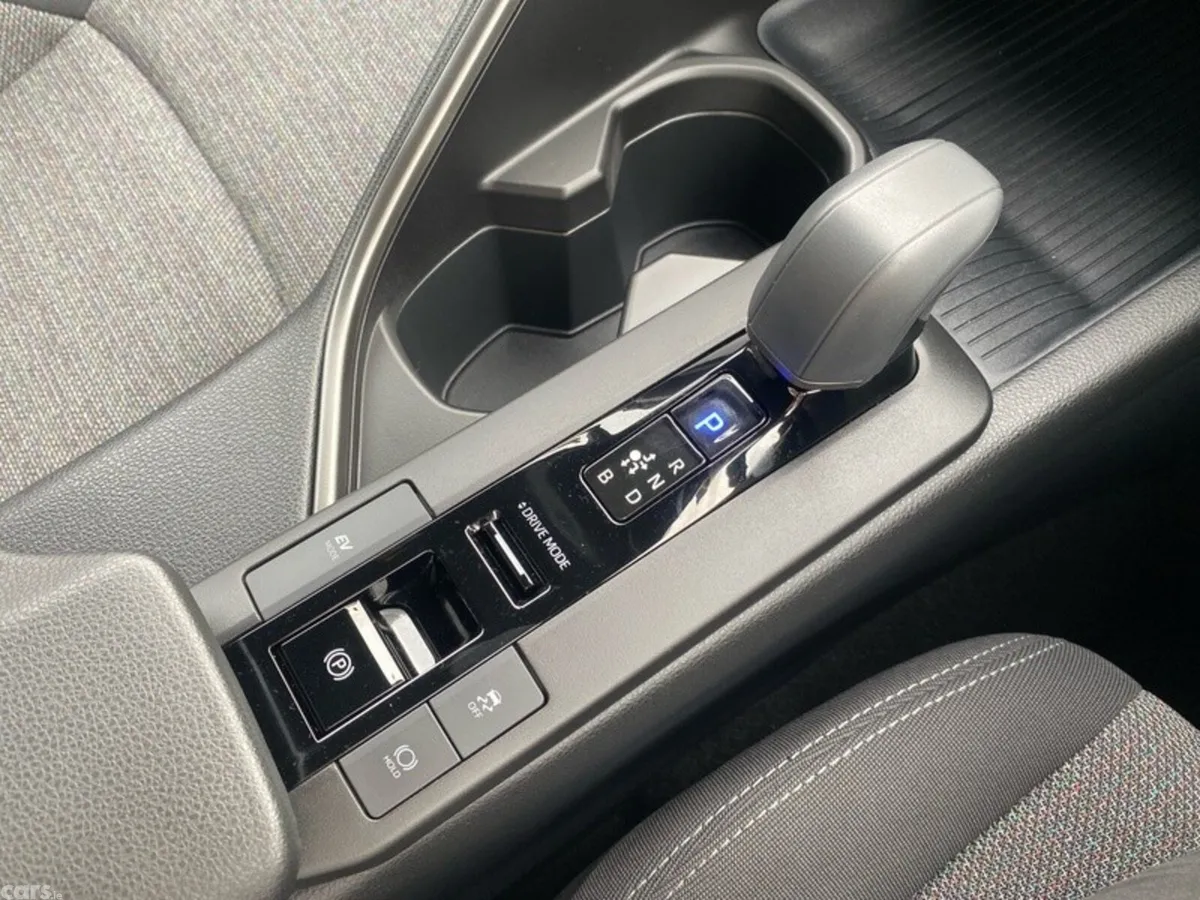 Toyota C-HR SUV, Petrol Hybrid, 2026, Grey