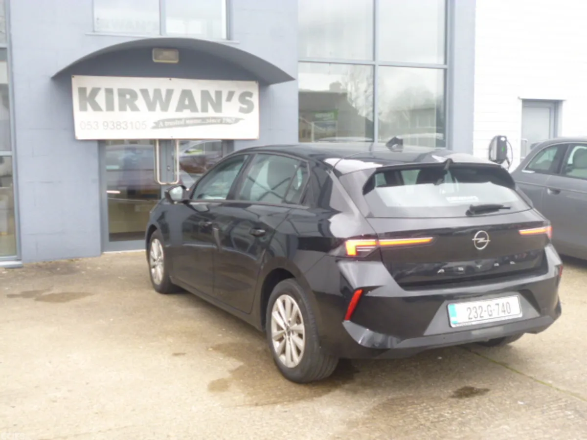 Opel Astra Hatchback, Petrol, 2023, Black
