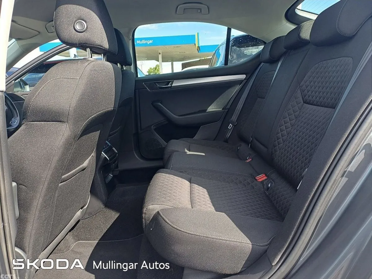 Skoda Superb Saloon, Diesel, 2023, Grey