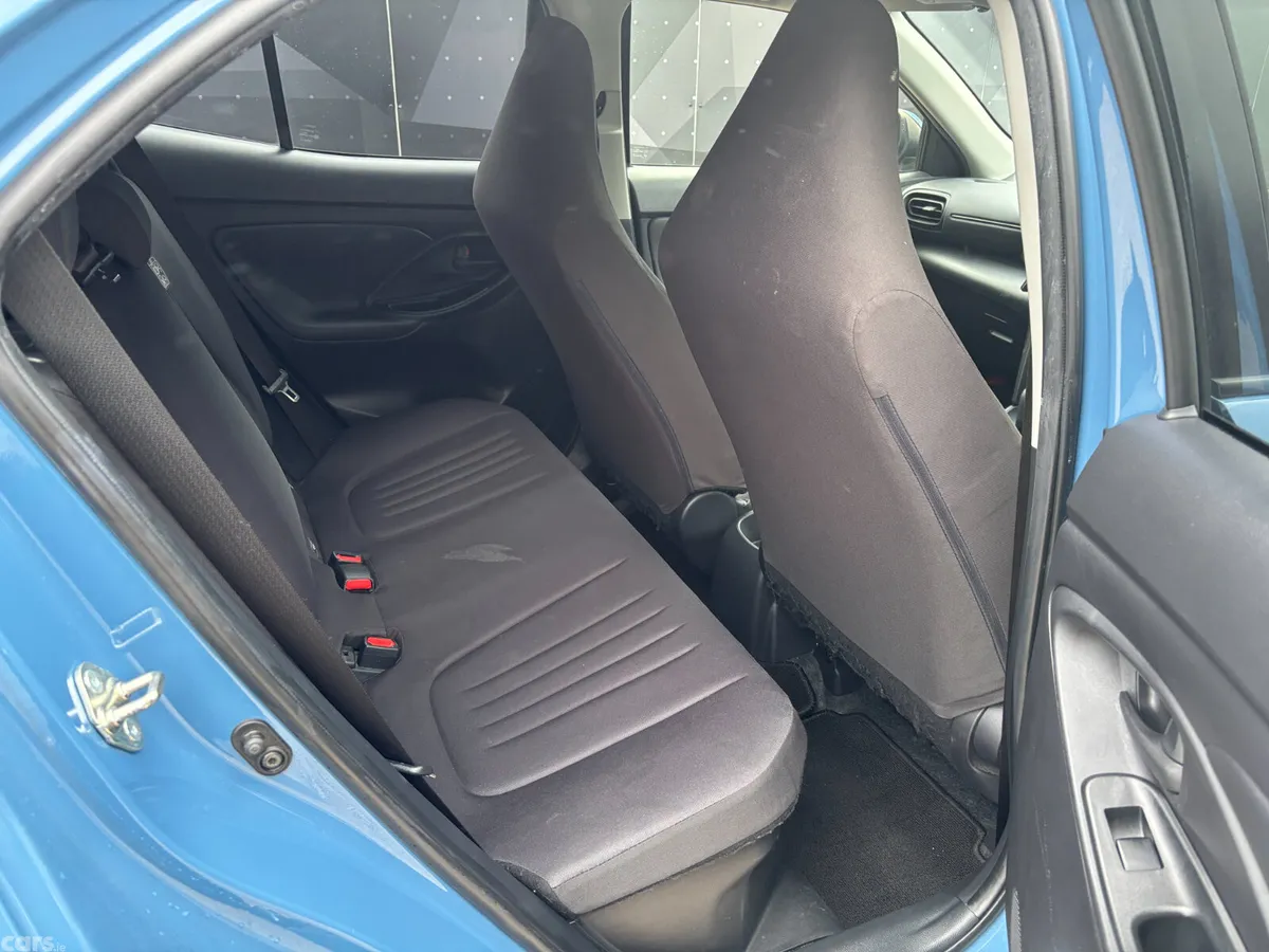 Toyota Yaris Cross Hatchback, Petrol Hybrid, 2022, Blue