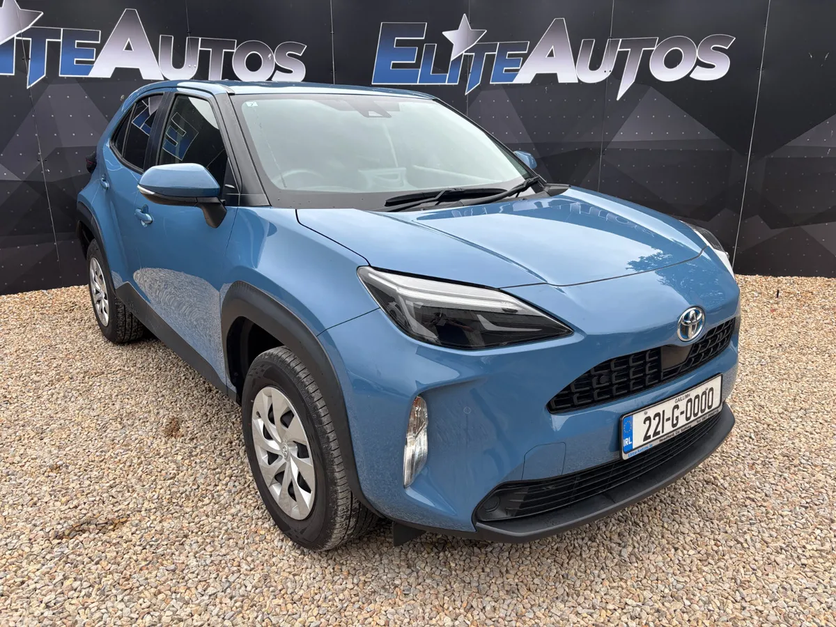 Toyota Yaris Cross Hatchback, Petrol Hybrid, 2022, Blue