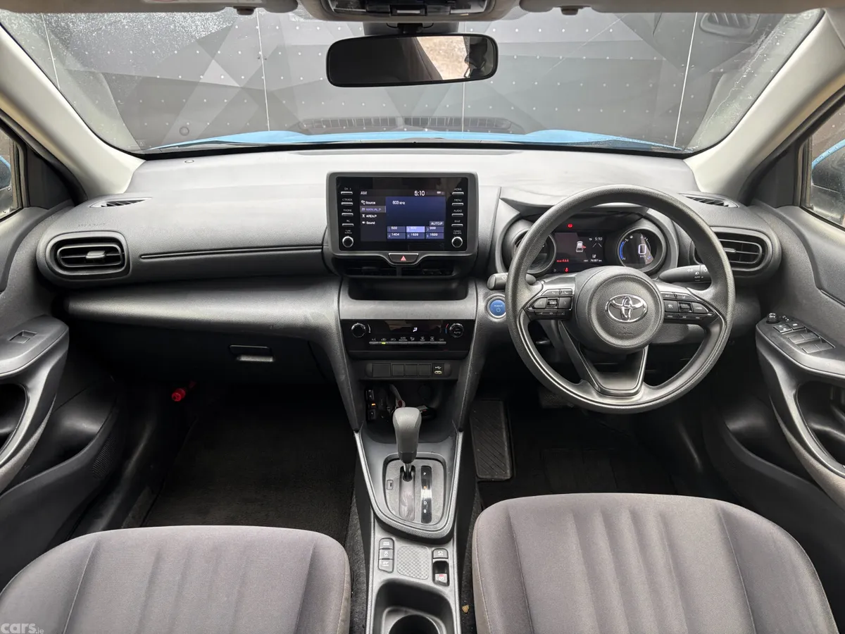 Toyota Yaris Cross Hatchback, Petrol Hybrid, 2022, Blue