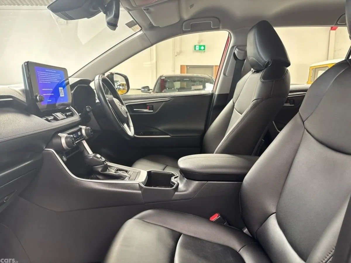Toyota RAV4 SUV, Petrol Hybrid, 2023, Red