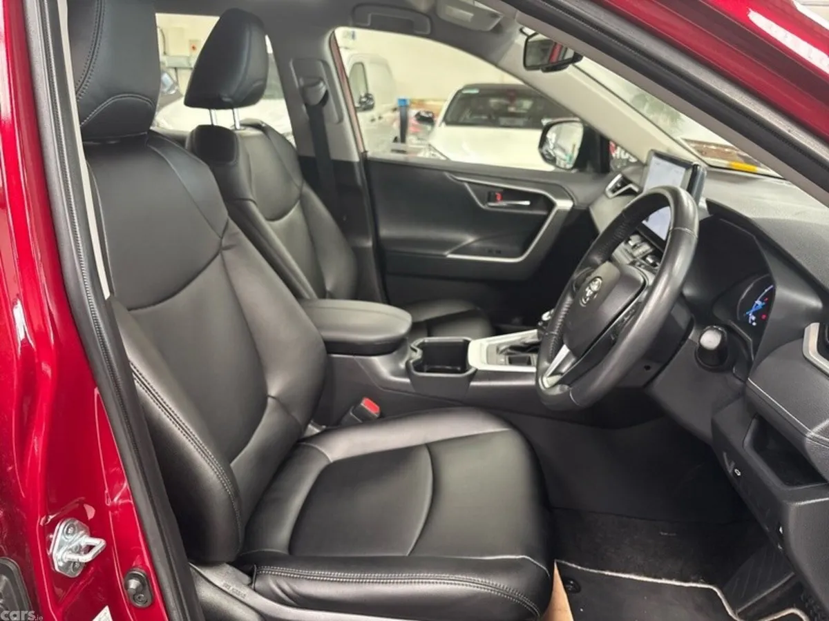 Toyota RAV4 SUV, Petrol Hybrid, 2023, Red